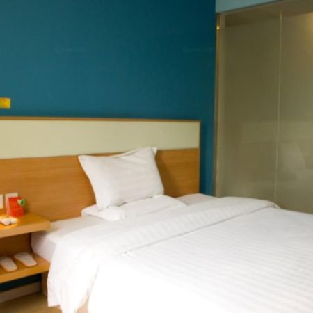 7 Days Inn Guangzhou Jiangnanxi Metro Branch Exterior foto